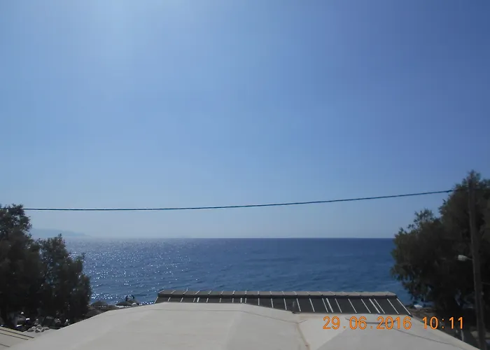 Oxygen Sea Side Kamari (Santorini)