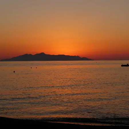 Oxygen Sea Side Kamári